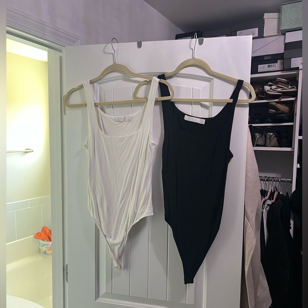 Rachel Parcell Sleeveless Scoop Bodysuits in White and Black